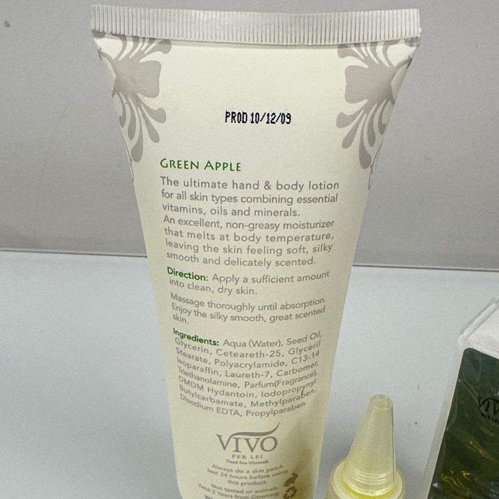 Vivo per lei Green Apple Hand & Body Lotion Set cuticle oil file board - Picture 4 of 5